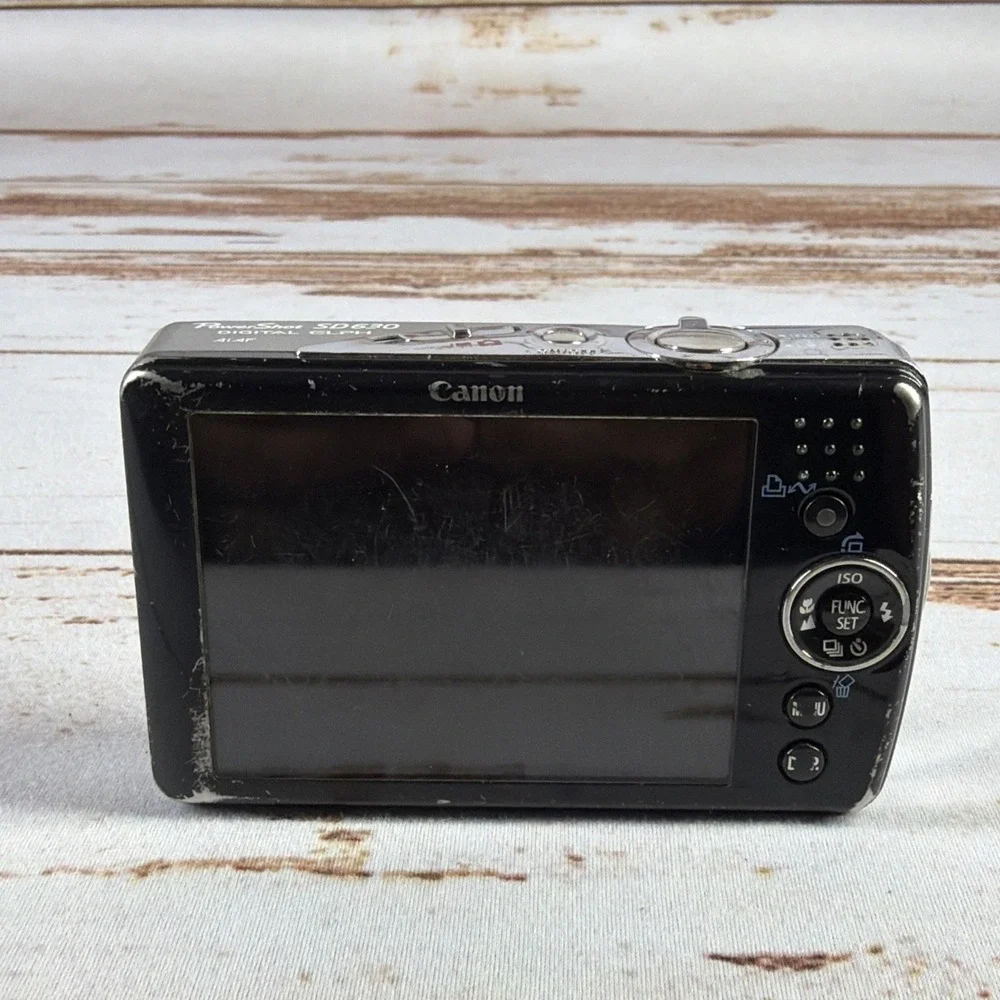 Canon PowerShot SD630 Digital ELPH 6.0MP Camera Parts Only Won't Power On